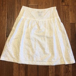 White apostrophe misses eyelet size 2 skirt